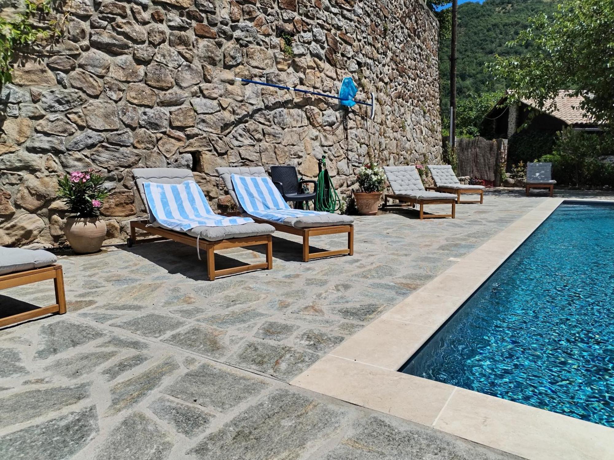 Mes Maisons Gardoises, Two Gites Sleeping 13 With Two Private Pools, Kids Room, Laundry, Disco, Free Wifi, Linen And Dog'S Are Welcome Gagnières Exterior foto